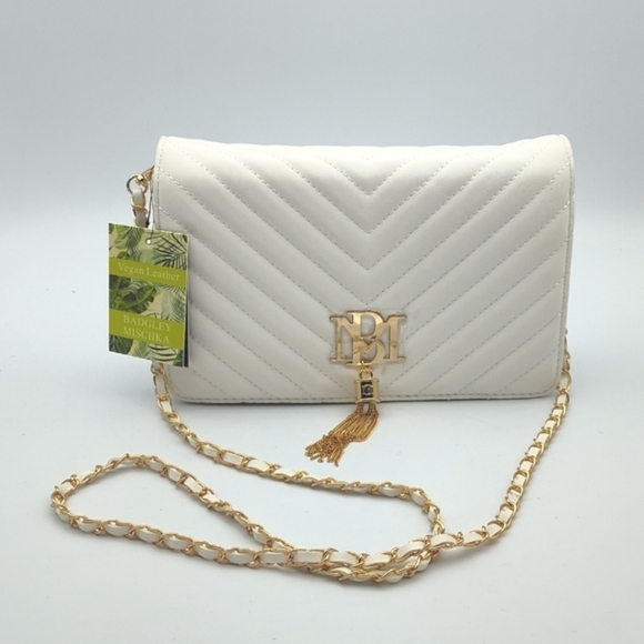 NWT BADGLEY MISCHKA QUILTED TASSEL CROSSBODY BAG IN WHITE $127 - Picture 1 of 14